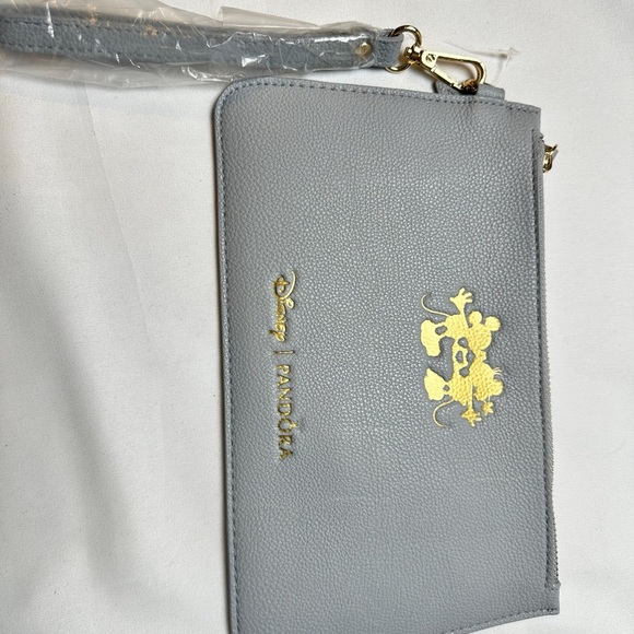 Disney Pandora Gray Wristlet/clutch with Kissing Mickey & Minnie - Picture 2 of 5